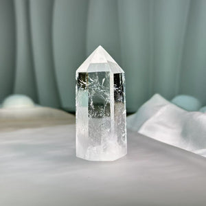Clear Quartz Pointed Tower 白水晶单尖六棱柱