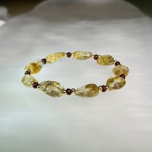 Load image into Gallery viewer, Golden Rutilated Quartz Beads Bracelet 金发晶水晶手串
