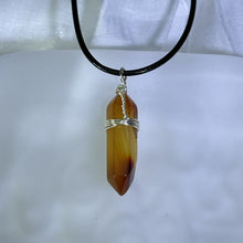 Load image into Gallery viewer, Carnelian Pendant Necklace 红玛瑙吊坠项链
