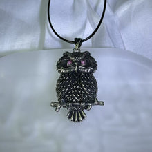 Load image into Gallery viewer, Purple Rhodolite Garnet Night Owl Pendant Necklace 紫牙乌石榴石镶嵌猫头鹰吊坠项链
