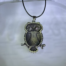 Load image into Gallery viewer, Purple Rhodolite Garnet Night Owl Pendant Necklace 紫牙乌石榴石镶嵌猫头鹰吊坠项链
