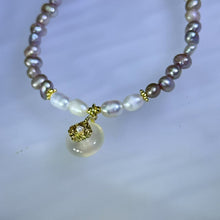 Load image into Gallery viewer, White Purple Freshwater Pearl Beads Bracelet 白色紫色淡水珍珠珠链手链
