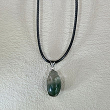 将图片加载到图库查看器，Green Phantom Quartz Pendant Necklace 绿色幽灵水晶吊坠项链
