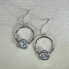 将图片加载到图库查看器，925 Silver Clear Quartz Earrings 白水晶镶嵌银耳钩
