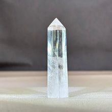 将图片加载到图库查看器，Clear Quartz Point Wand Tower 白水晶单尖六棱柱
