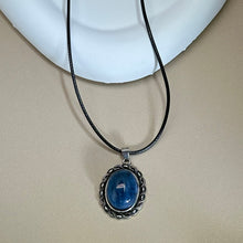 Load image into Gallery viewer, Aquamarine Pendant Necklace 海蓝宝镶嵌吊坠项链
