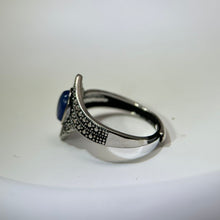 将图片加载到图库查看器，Blue Kyanite Adjustable Ring 蓝晶石镶嵌活口戒指
