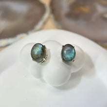 Load image into Gallery viewer, 925 Silver Labradorite Earrings 拉长石灰月光石镶嵌银耳钉
