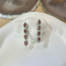 将图片加载到图库查看器，925 Silver Ruby Garnet Earrings 酒红石榴石镶嵌银耳钉
