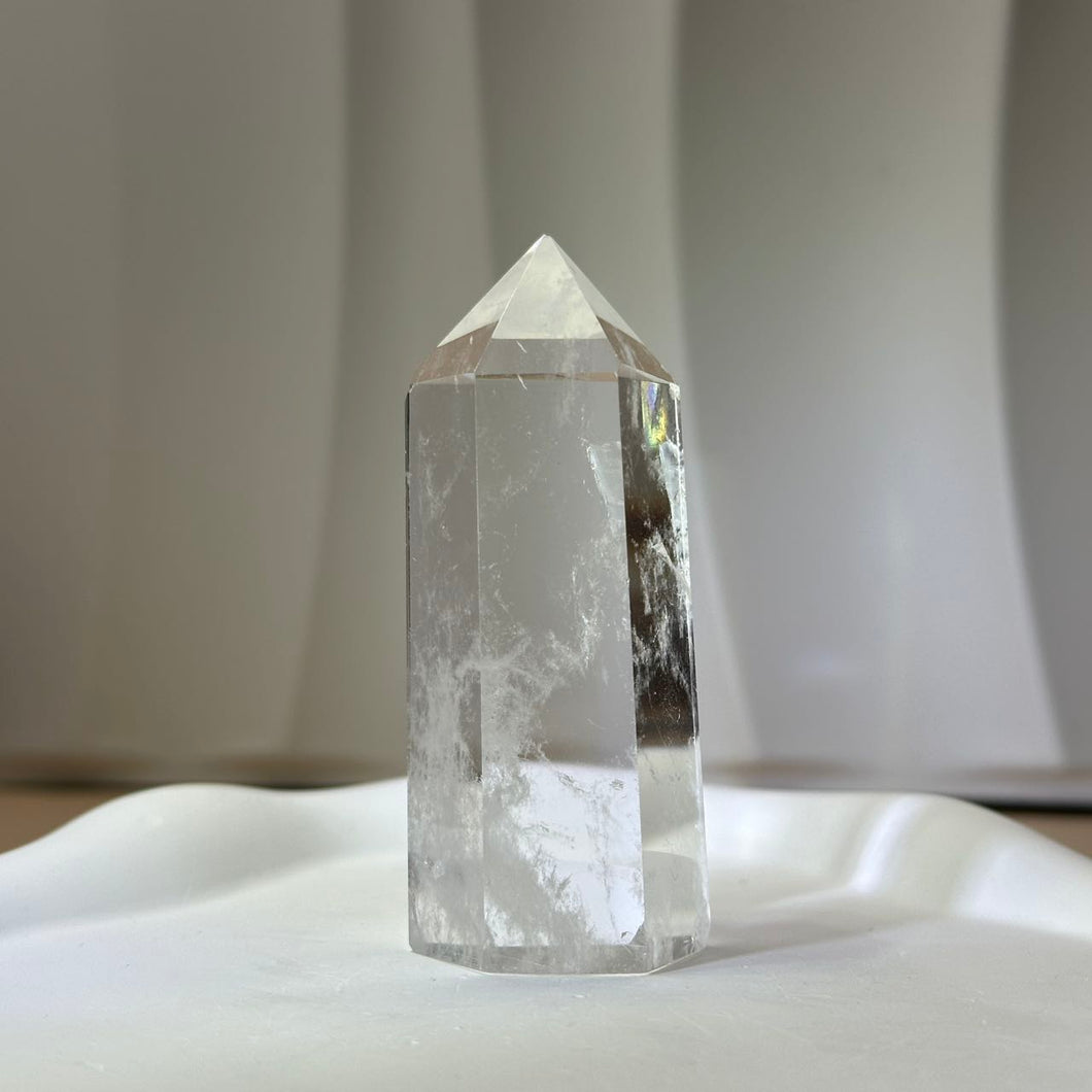 Clear Quartz Point Tower 白水晶单尖六棱柱