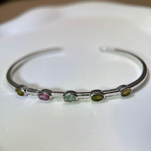 Load image into Gallery viewer, Rainbow Tourmaline Adjustable Bangle 彩虹碧玺镶嵌活口手镯
