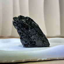 将图片加载到图库查看器，Black Tourmaline Ore Stone 黑碧玺原石
