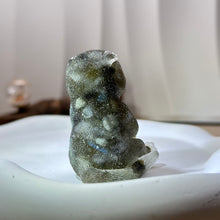 将图片加载到图库查看器，Labradorite Resin Cat 拉长石灰月光石滴胶猫咪
