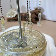 Load image into Gallery viewer, Citrine Resin Carousel Music Box 黄水晶滴胶旋转木马音乐盒
