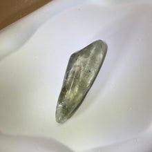 将图片加载到图库查看器，Green Quartz Freeform Shape 绿水晶随型
