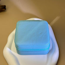 Load image into Gallery viewer, Blue PU Leather Jewelry Box 蓝色皮革首饰盒
