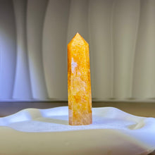 将图片加载到图库查看器，Yellow Hematoid Quartz Point Wand 黄胶花水晶单尖六棱柱
