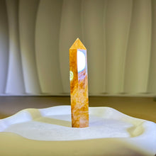 将图片加载到图库查看器，Yellow Hematoid Quartz Point Wand 黄胶花水晶单尖六棱柱
