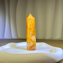 将图片加载到图库查看器，Yellow Hematoid Quartz Point Wand 黄胶花水晶单尖六棱柱
