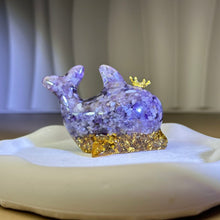 Load image into Gallery viewer, Amethyst Resin Wheel 紫水晶滴胶鲸鱼
