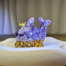 Load image into Gallery viewer, Amethyst Resin Wheel 紫水晶滴胶鲸鱼
