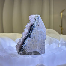 将图片加载到图库查看器，Amethyst Geode 紫水晶晶镇
