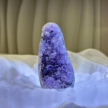 将图片加载到图库查看器，Amethyst Geode 紫水晶晶镇
