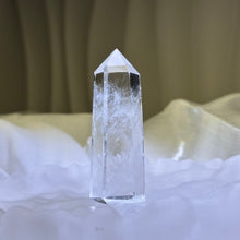 将图片加载到图库查看器，Clear Quartz Point Tower 白水晶单尖六棱柱
