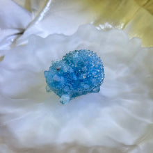 Load image into Gallery viewer, Aquamarine Resin Hedgehog 海蓝宝滴胶刺猬
