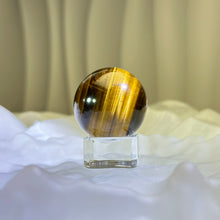 Load image into Gallery viewer, Yellow Tiger‘s Eye Crystal Ball 黄色虎眼石水晶球
