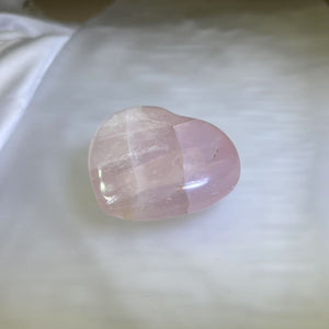 Rose Quartz Love Heart 粉水晶爱心