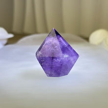 Load image into Gallery viewer, Amethyst Pointed Tower 紫水晶单尖六棱柱
