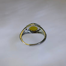 Load image into Gallery viewer, Yellow Opal Vintage Style Adjustable Ring 黄色欧泊复古活口戒指
