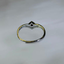 Load image into Gallery viewer, Ruby V-Shaped Open Ring 红宝石 V 形活口戒指
