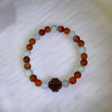 Load image into Gallery viewer, Carnelian Green Jadeite Clover Bracelet 南红玛瑙豆色翡翠四叶草手串

