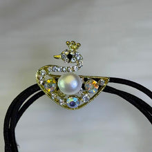 Load image into Gallery viewer, Freshwater Pearl Swan Elastic Hair Tie 白色淡水珍珠天鹅弹力发圈
