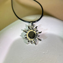 Load image into Gallery viewer, Golden Sheen Obsidian Pendant Necklace 金眼黑曜石镶嵌吊坠项链
