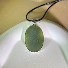 将图片加载到图库查看器，Green Nephrite Pendant Necklace 和田玉青玉吊坠项链
