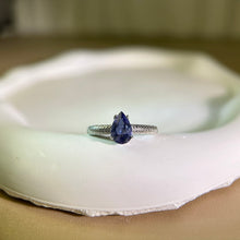 Load image into Gallery viewer, Iolite Adjustable Ring 堇青石镶嵌活口戒指
