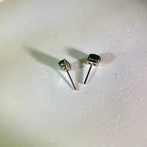 925 Silver Green Nephrite Earrings 和田玉碧玉镶嵌银耳钉