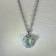 将图片加载到图库查看器，Green Prehnite Pendant 绿色葡萄石镶嵌吊坠
