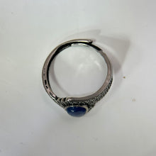 将图片加载到图库查看器，Blue Kyanite Adjustable Ring 蓝晶石镶嵌活口戒指
