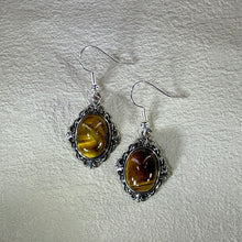 将图片加载到图库查看器，925 Silver Yellow Tiger&#39;s Eye Earrings 黄色虎眼石镶嵌银耳钩
