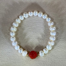 将图片加载到图库查看器，White Freshwater Pearl Carnelian Flower Beads Bracelet 白色淡水珍珠南红玛瑙花珠手串
