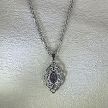 Load image into Gallery viewer, Pink Ruby Pendant 粉色红宝石镶嵌吊坠
