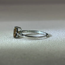 Load image into Gallery viewer, Alexandrite Adjustable Ring 亚历山大变石镶嵌活口戒指
