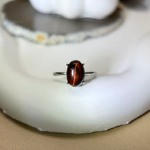 Load image into Gallery viewer, Red Tiger&#39;s Eye Adjustable Ring 红色虎眼石镶嵌活口戒指
