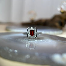 Load image into Gallery viewer, Ruby Garnet Adjustable Ring 酒红石榴石镶嵌活口戒指
