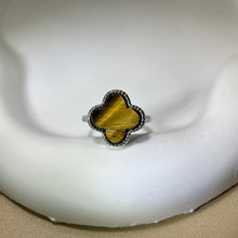 将图片加载到图库查看器，Yellow Tiger&#39;s Eye Clover Adjustable Ring 黄色虎眼石四叶草镶嵌活口戒指
