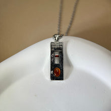 将图片加载到图库查看器，Amber Pendant 血珀琥珀镶嵌吊坠
